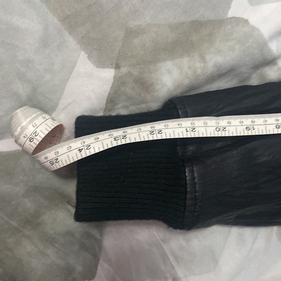 Prague leather cropped bomber jacket- size Medium - Picture 7 of 12